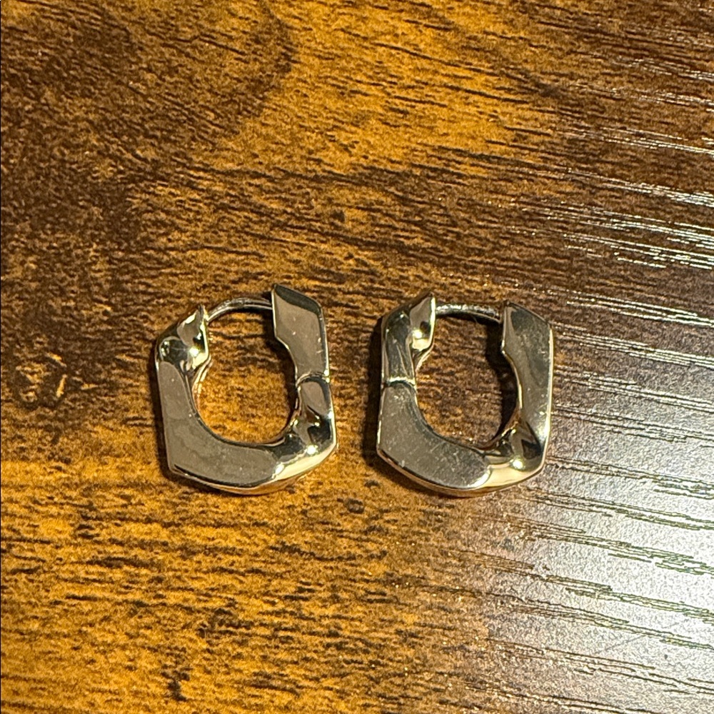 Gold Tone Link Hoop Earrings